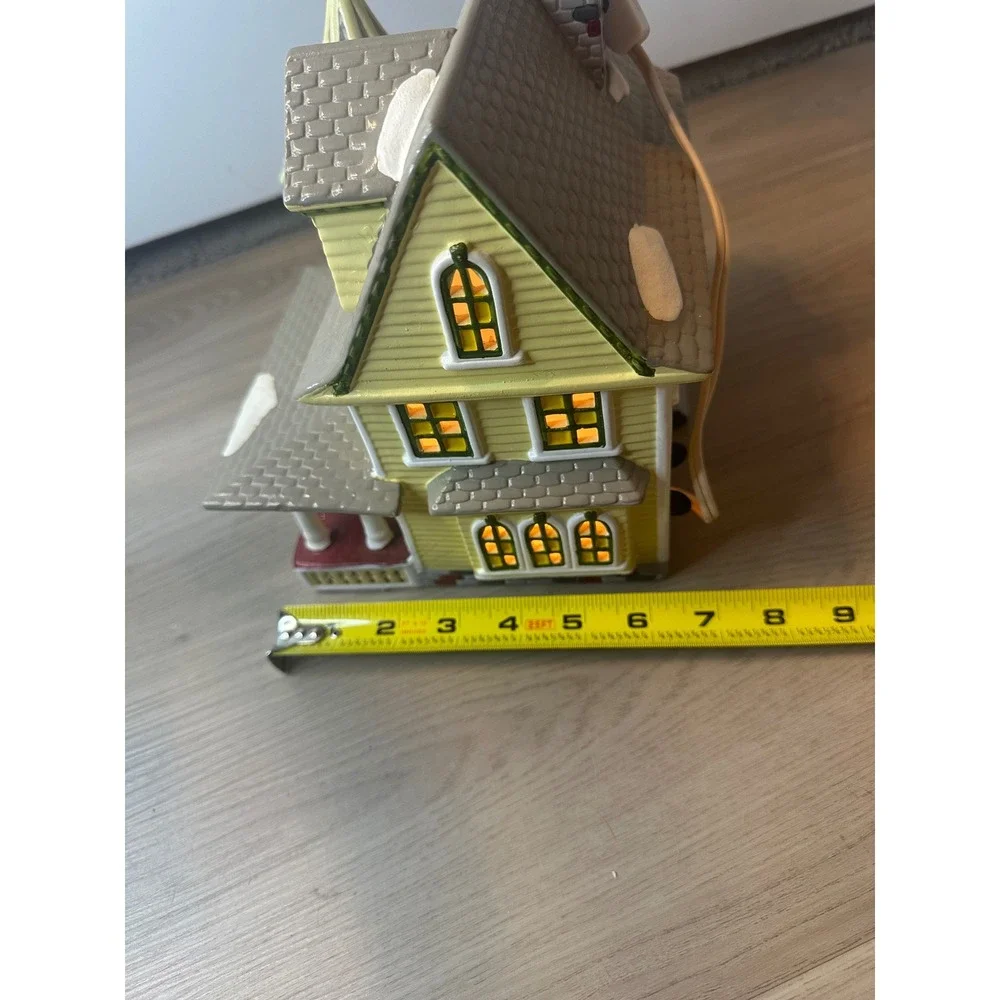 Dept 56 Snow Village The Doctor's House 5143-8